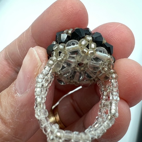 Vintage Stretch Flower Elegant Black and Silver Beaded Ring - Picture 14 of 15